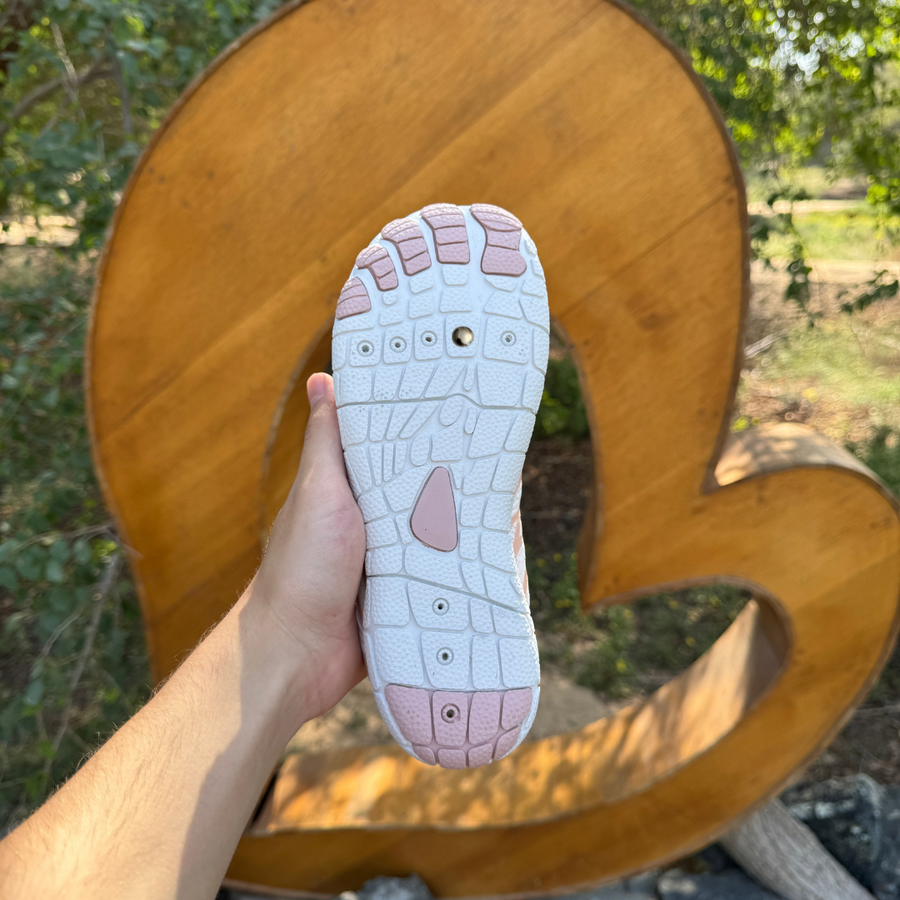 Munguard barefoot shoe sole with grounding plug